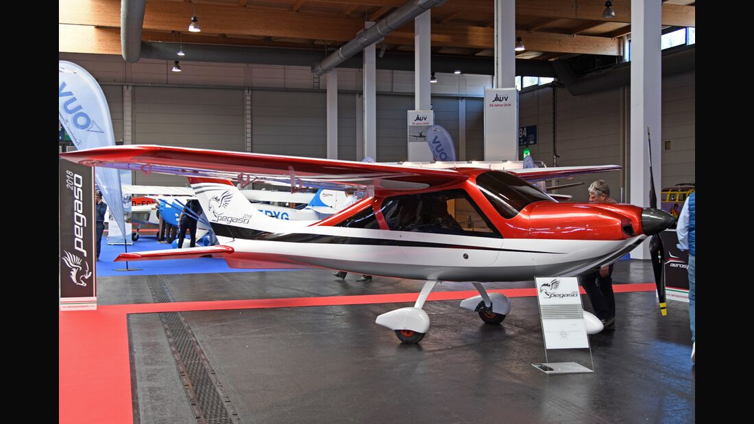 Aerospace präsentiert freitragenden UL-Hochdecker