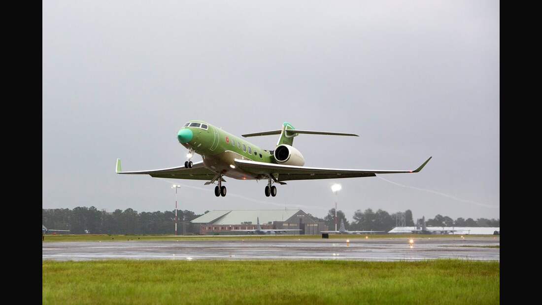 Erstflug des vierten Prototyps